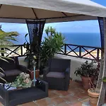 In Style With Sea View 아파트 *